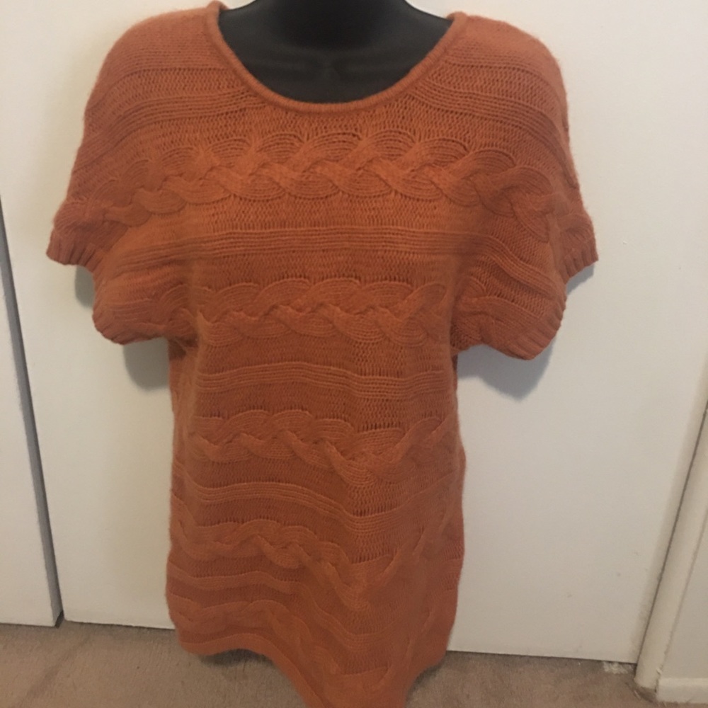 Cute form fitting sweater